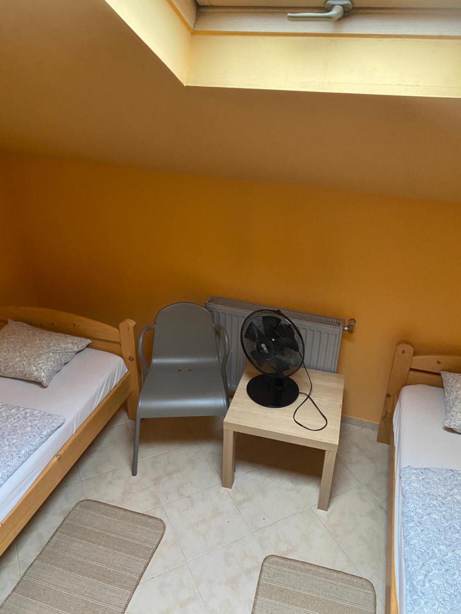 Art Inn Space 克拉科夫 外观 照片