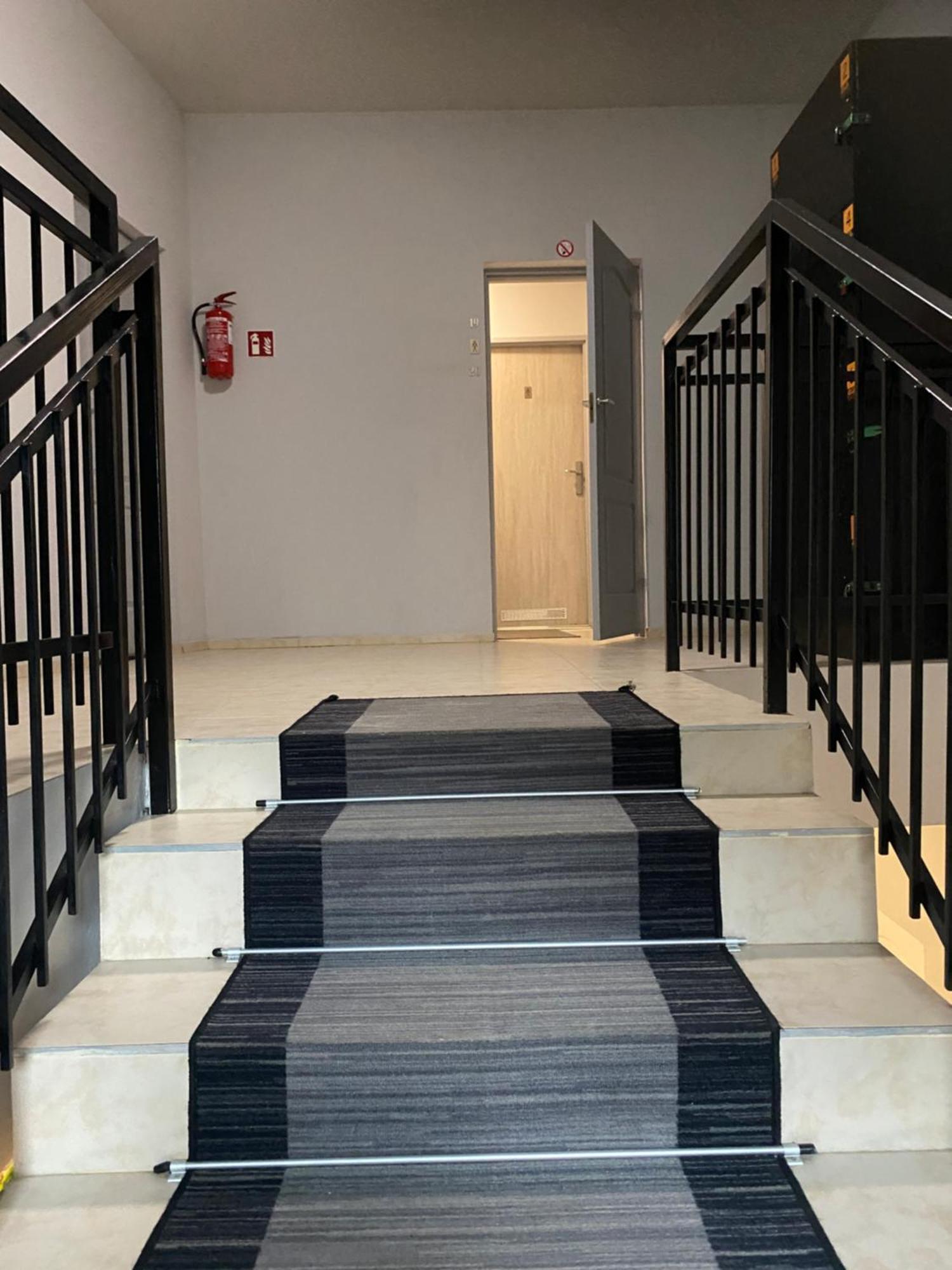 Art Inn Space 克拉科夫 外观 照片